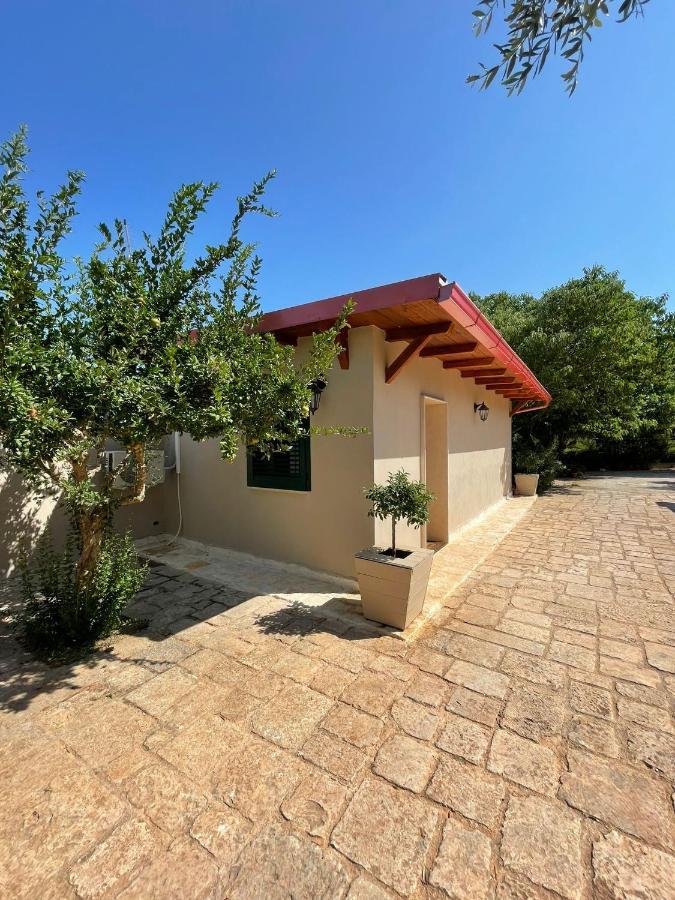 B&B Le Carrube Сава Экстерьер фото