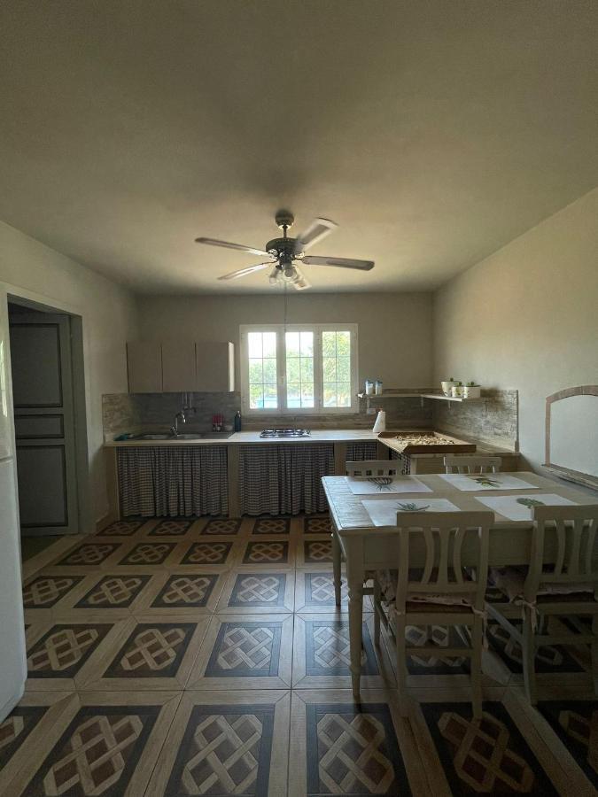 B&B Le Carrube Сава Экстерьер фото