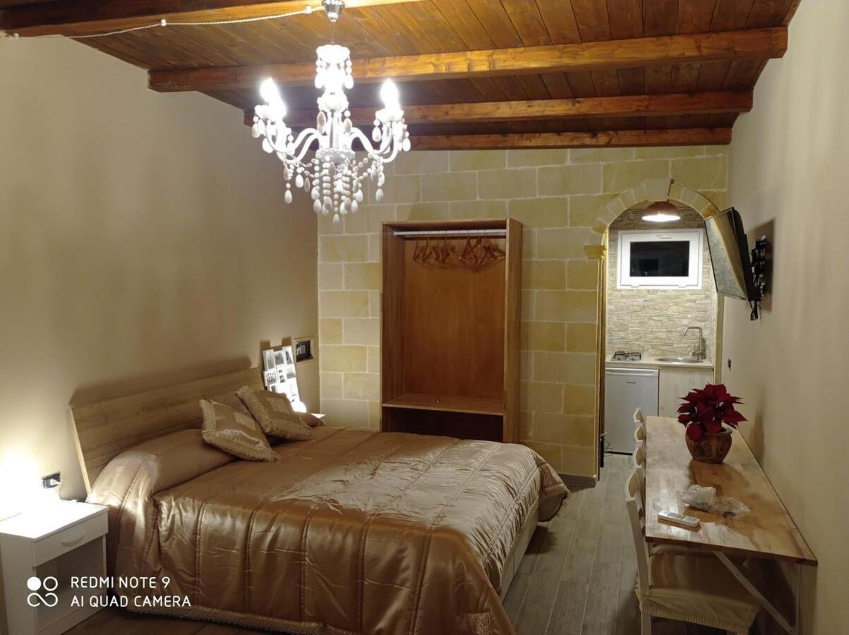 B&B Le Carrube Сава Экстерьер фото